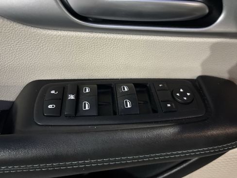 Used 2017 Chrysler Pacifica Touring Plus image 13