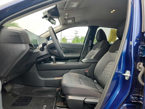 Used 2025 Nissan Kicks SV AWD/4WD image 13
