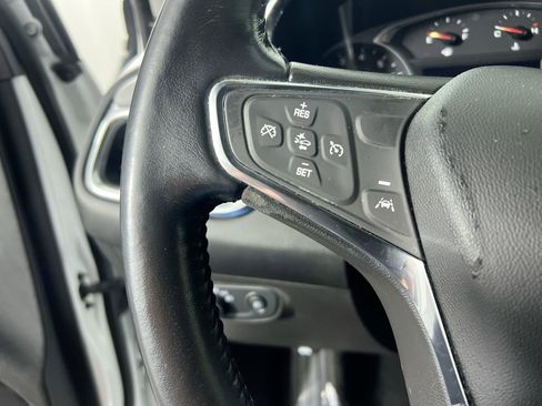 Used 2020 Chevrolet Equinox LT image 16