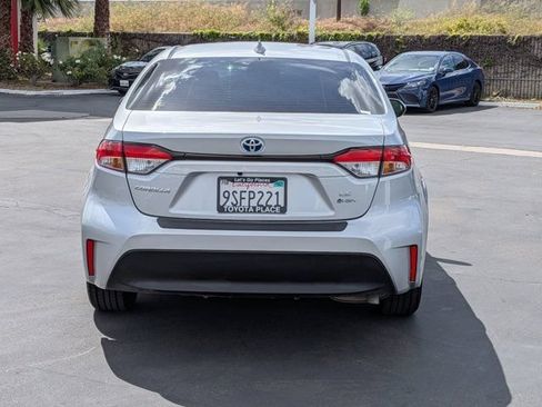 Used 2025 Toyota Corolla LE FWD image 9