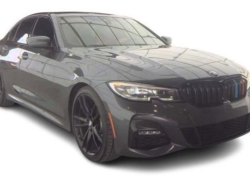 Used 2019 BMW 330i Sedan w/ M Sport Package RWD image 3