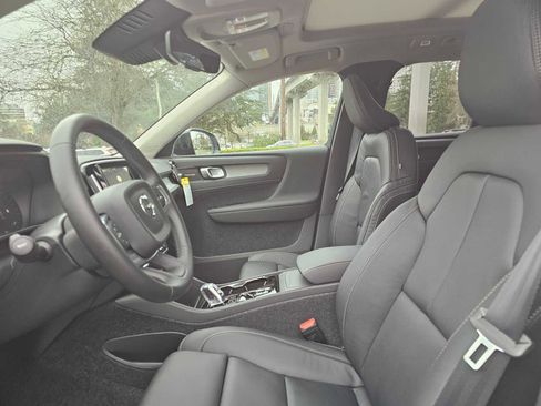 New 2026 Volvo XC40 B5 Plus w/ Protection Package Premier image 23