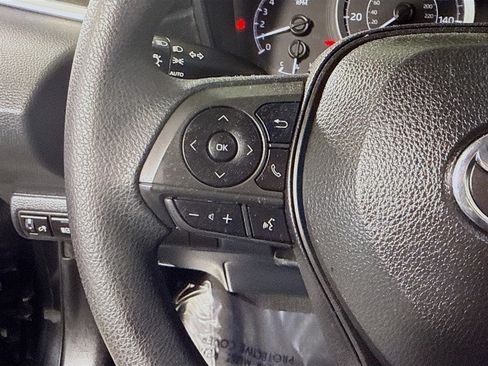 Used 2021 Toyota Corolla LE image 14