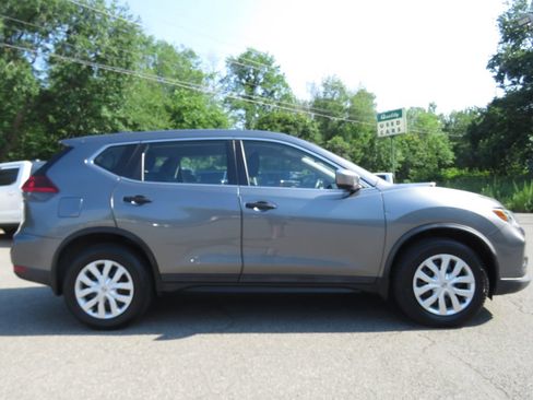 Used 2018 Nissan Rogue S AWD/4WD image 4