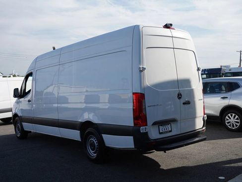 Used 2023 Mercedes-Benz Sprinter 2500 image 4