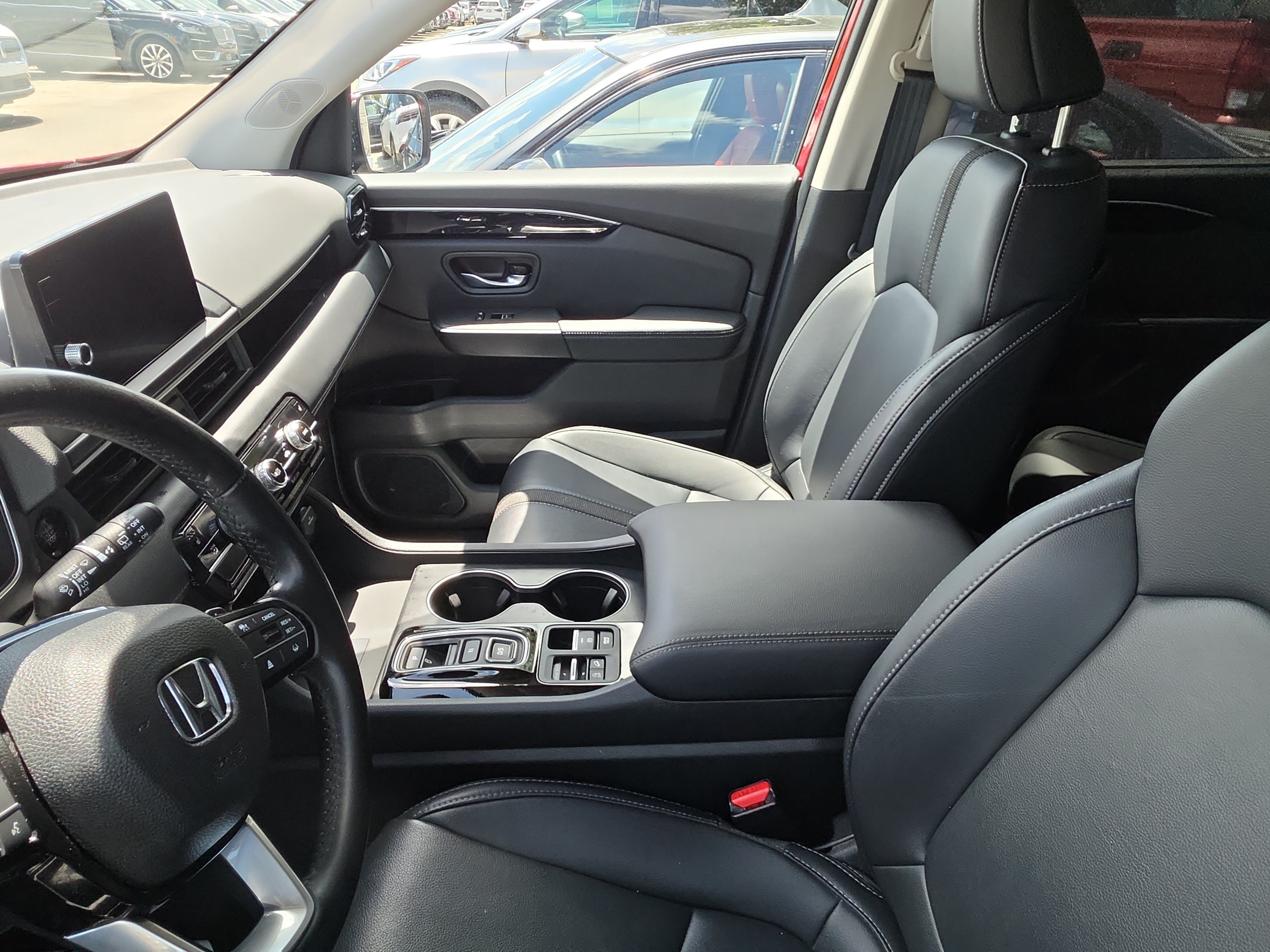 Used 2025 Honda Pilot EX-L image 8