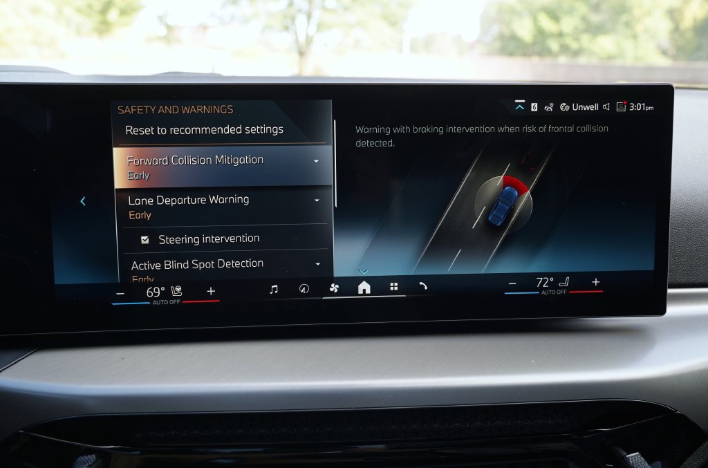 New 2026 BMW 230i xDrive Coupe w/ Premium Package AWD/4WD image 20
