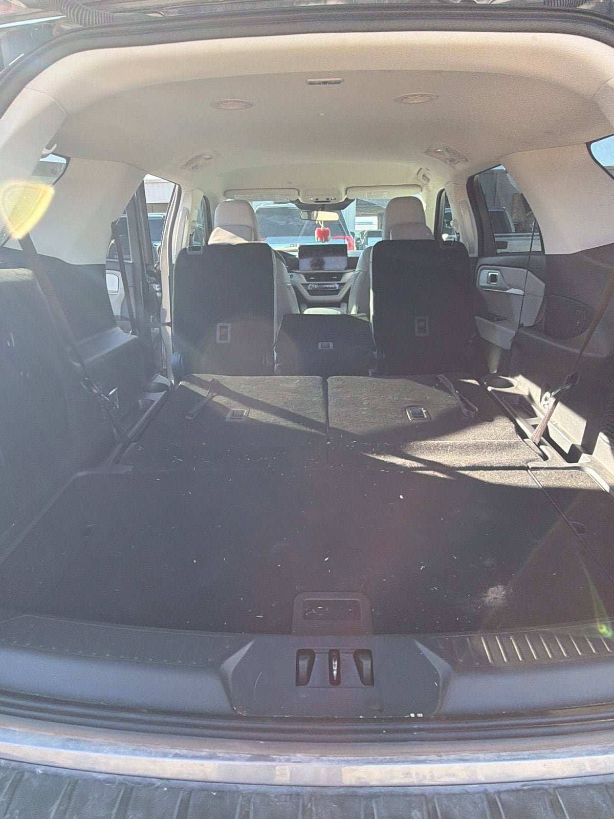 Used 2025 Ford Explorer Active w/ Active Comfort Package RWD image 21