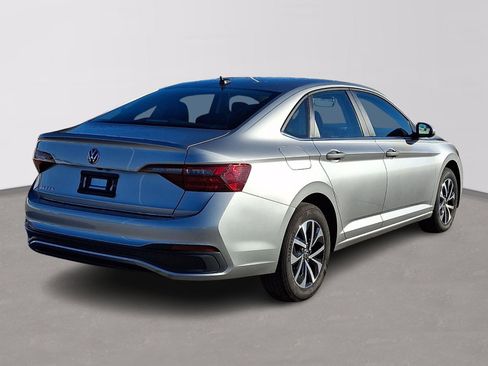 Used 2024 Volkswagen Jetta S image 6