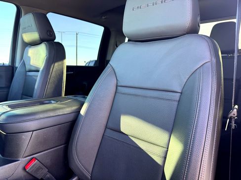 Used 2022 GMC Sierra 2500 Denali w/ Technology Package image 13