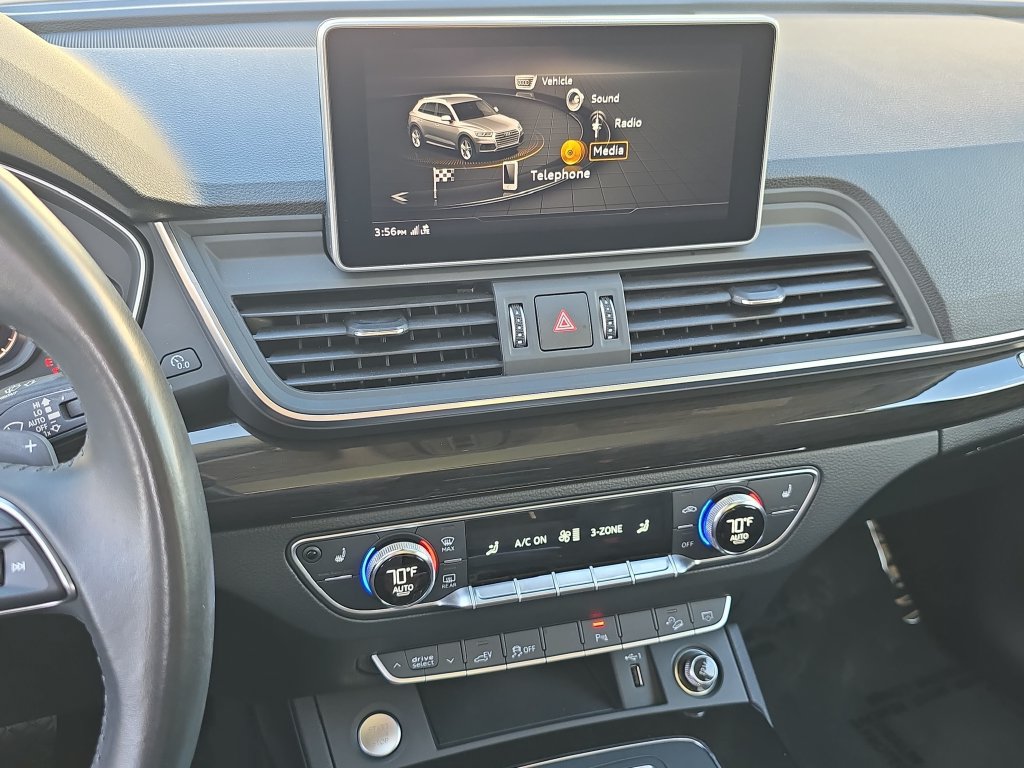 Used 2020 Audi Q5 e Premium w/ Convenience Package AWD/4WD image 27