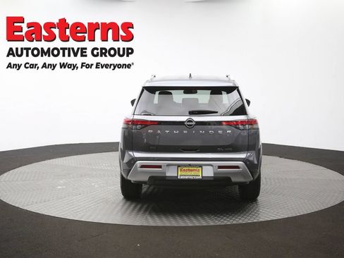 Used 2022 Nissan Pathfinder SL AWD/4WD image 37