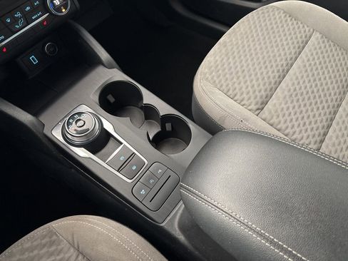 Used 2020 Ford Escape SE image 13