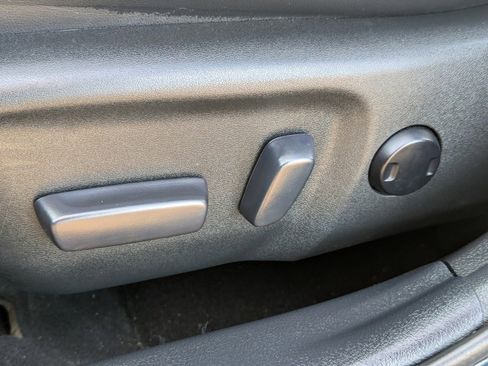 Used 2016 Toyota Camry SE image 23