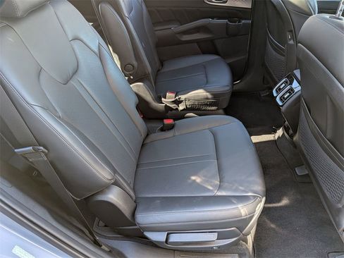 Certified 2022 Kia Sorento SX image 27