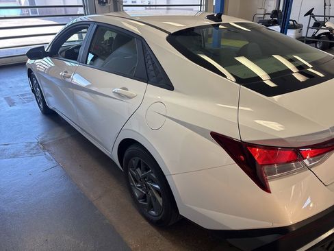 Used 2024 Hyundai Elantra SEL FWD image 7