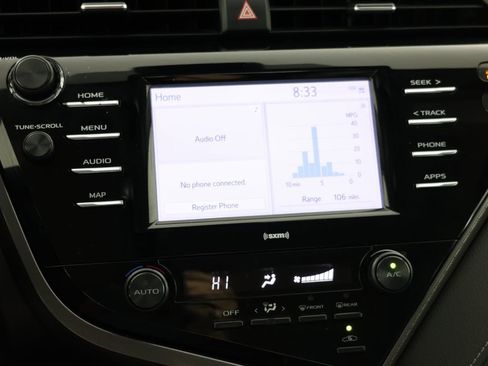 Used 2020 Toyota Camry SE image 26