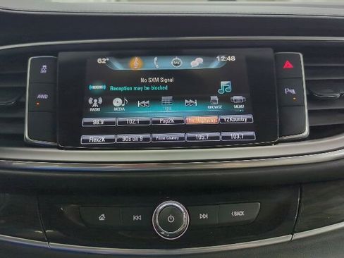 Used 2019 Buick Enclave Essence AWD/4WD image 17