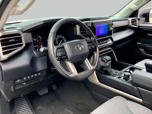 Used 2023 Toyota Tundra SR5 w/ SR5 Convenience Package AWD/4WD image 17