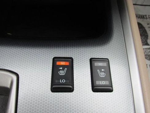 Used 2017 Nissan Pathfinder SL w/ SL Tech Package image 15