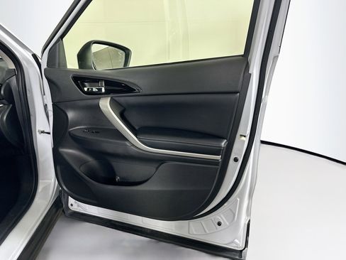 Used 2024 Mitsubishi Eclipse Cross SE image 32