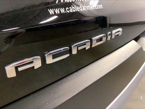 Used 2023 GMC Acadia SLE w/ Driver Convenience Package image 8