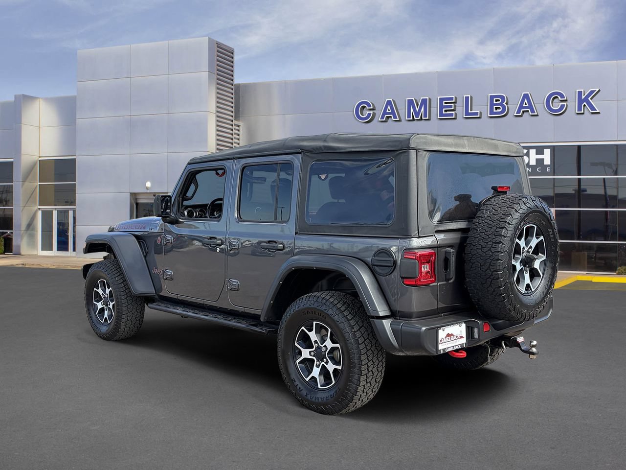 Used 2022 Jeep Wrangler Unlimited Rubicon w/ LED Lighting Group AWD/4WD image 4