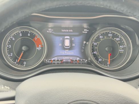 Used 2019 Jeep Cherokee Limited image 33