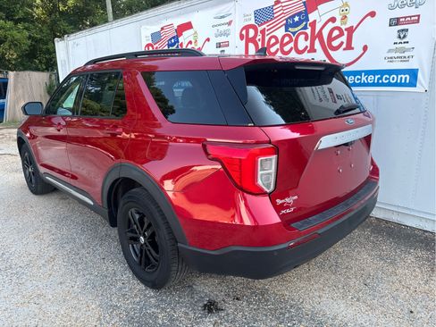 Used 2023 Ford Explorer XLT AWD/4WD image 8