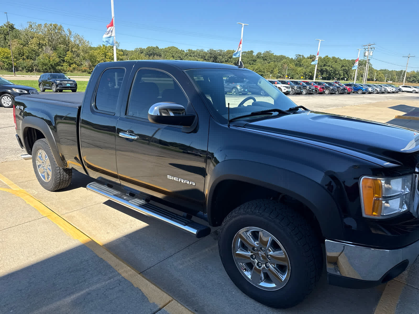 Used 2011 GMC Sierra 1500 SLE w/ Power Tech Package AWD/4WD image 3