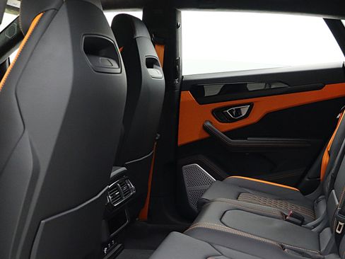 Used 2024 Lamborghini Urus S image 46