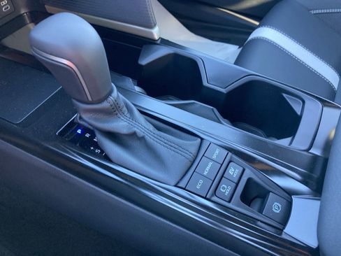 Used 2026 Toyota Camry SE w/ Convenience Package image 23