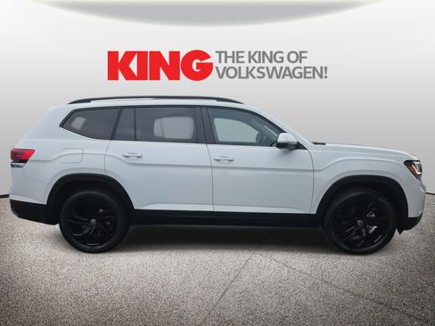 Certified 2023 Volkswagen Atlas SE w/ Black Wheel Package image 8
