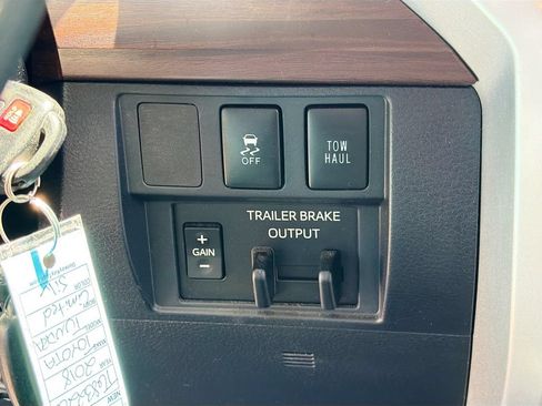 Used 2018 Toyota Tundra Limited AWD/4WD image 20