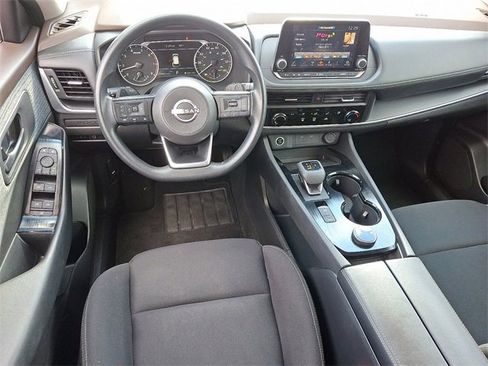 Used 2023 Nissan Rogue S image 2