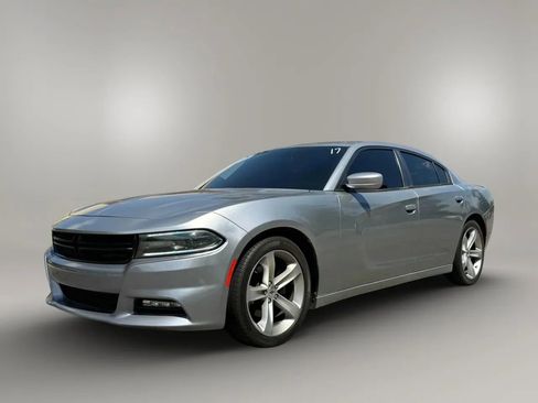 Used 2017 Dodge Charger R/T RWD image 5
