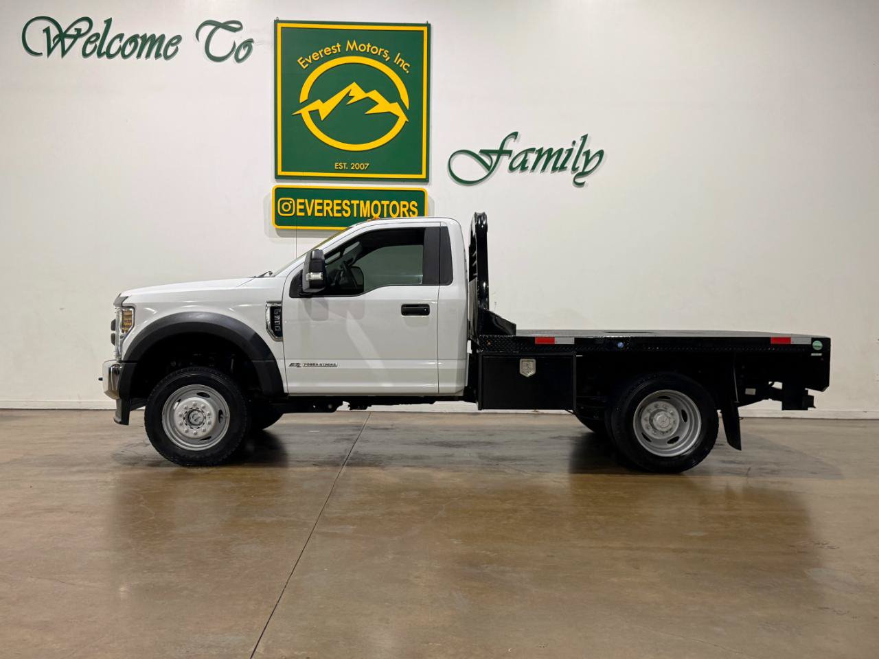 Used 2019 Ford F550 4x4 Regular Cab Super Duty image 5