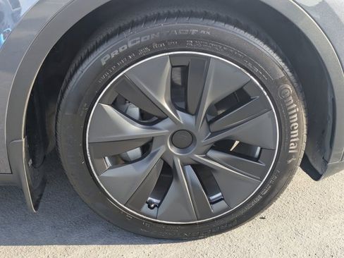 Used 2023 Tesla Model Y Long Range image 8