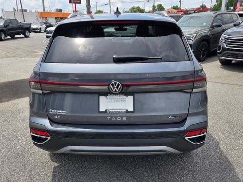 New 2026 Volkswagen Taos SE AWD/4WD image 10