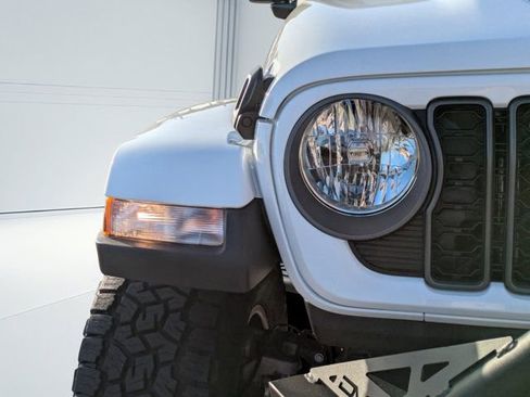 New 2025 Jeep Gladiator Sport image 8