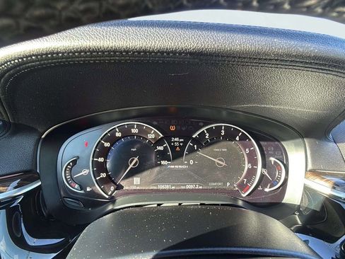 Used 2018 BMW M550i xDrive xDrive image 12