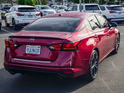 Used 2023 Nissan Altima 2.5 SR w/ SR Premium Package image 7