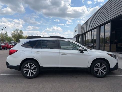 Used 2018 Subaru Outback 2.5i Limited AWD/4WD image 2