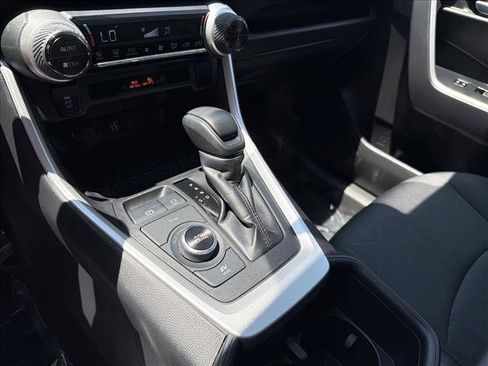 Used 2025 Toyota RAV4 XLE AWD/4WD image 21