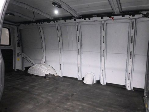 Used 2018 Chevrolet Express 2500 Extended w/ Driver Convenience Package image 14