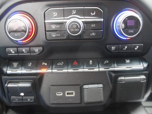 Used 2020 Chevrolet Silverado 2500 High Country w/ Technology Package image 20