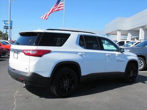 Used 2021 Chevrolet Traverse LT w/ LPO, Blackout Package image 4