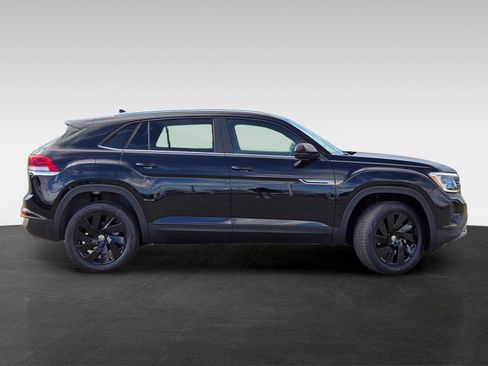 New 2026 Volkswagen Atlas Cross Sport SE image 4