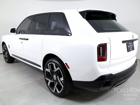 Used 2026 Rolls-Royce Cullinan AWD/4WD image 8