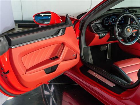 Certified 2025 Porsche 911 Carrera RWD image 21